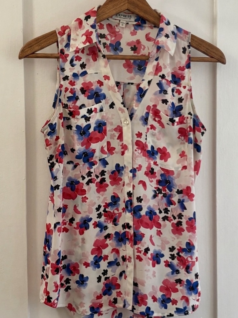 Express Portofino Sleeveless Button Down Blouse Top S Pink Blue Watercolor